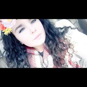 Meet your Posher, Kacey